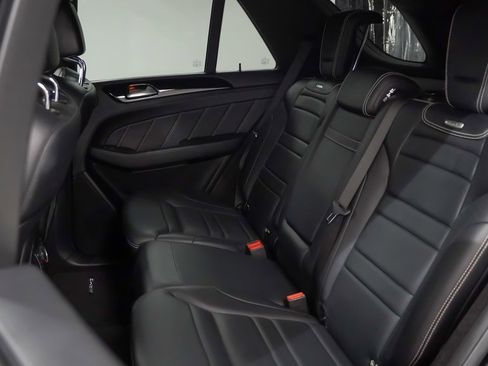 Used 2013 Mercedes-Benz ML 63 AMG 4MATIC image 17