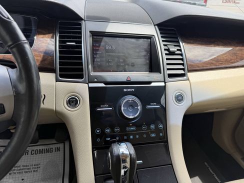Used 2013 Ford Taurus Limited FWD image 24