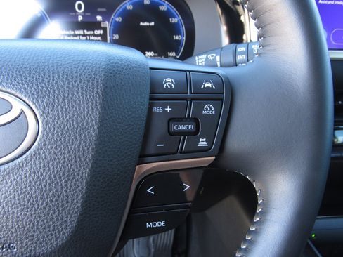 Used 2025 Toyota Crown Signia image 27