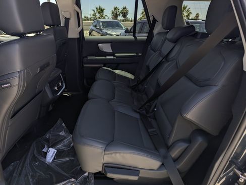 New 2026 Ford Expedition Max Active RWD image 8