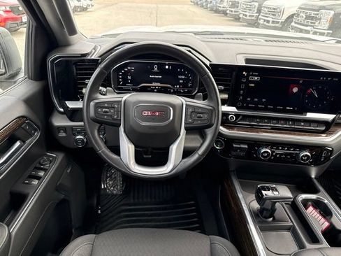 Used 2022 GMC Sierra 1500 Elevation w/ Preferred Package AWD/4WD image 18