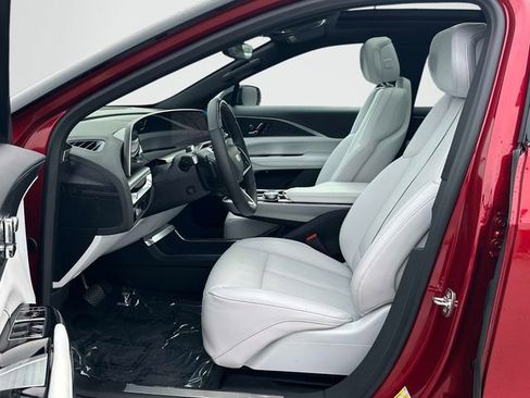 Used 2025 Cadillac Lyriq Sport image 16