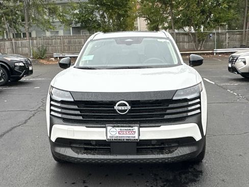 New 2026 Nissan Kicks SV w/ SV Premium Package image 2