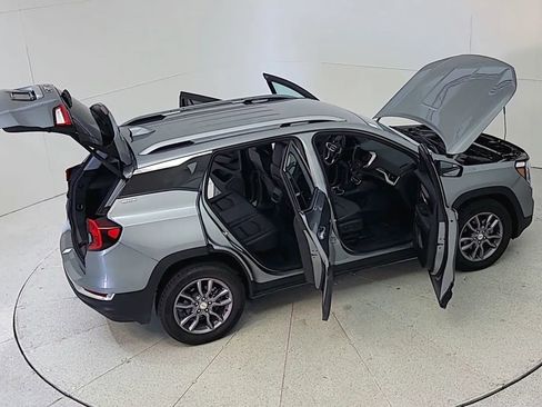 Used 2023 GMC Terrain SLT image 51