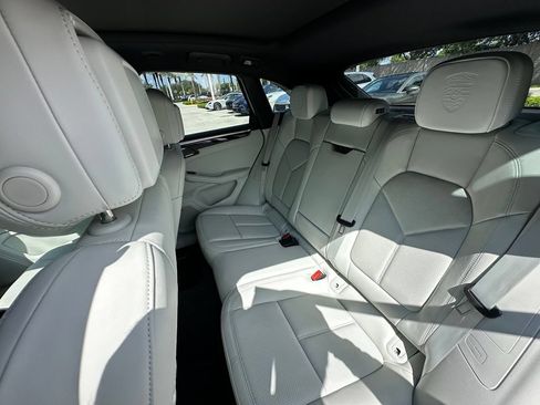 Certified 2026 Porsche Macan w/ Premium Package Plus AWD/4WD image 40