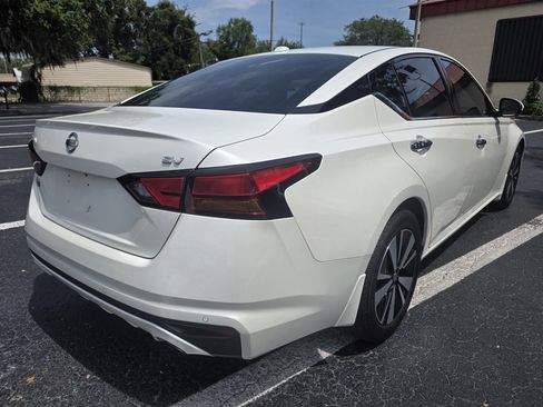 Used 2019 Nissan Altima 2.5 SV FWD image 11