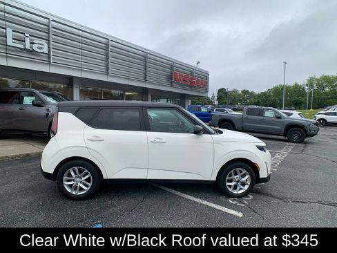 Used 2023 Kia Soul S FWD image 2
