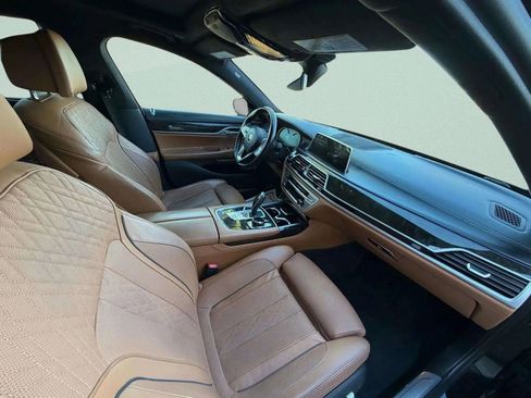 Used 2018 BMW 750i xDrive 750i xDrive Sedan 4D image 11