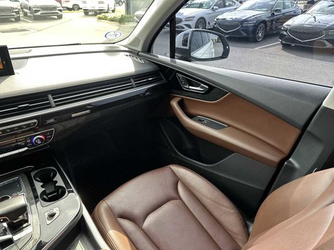 Used 2019 Audi Q7 3.0T Prestige w/ Prestige Package image 11