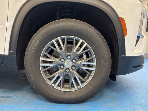 New 2026 Chevrolet Traverse LT w/ LPO, Floor Liner Package image 3