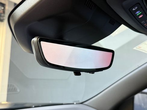 Certified 2025 Cadillac Escalade ESV Premium Luxury image 19