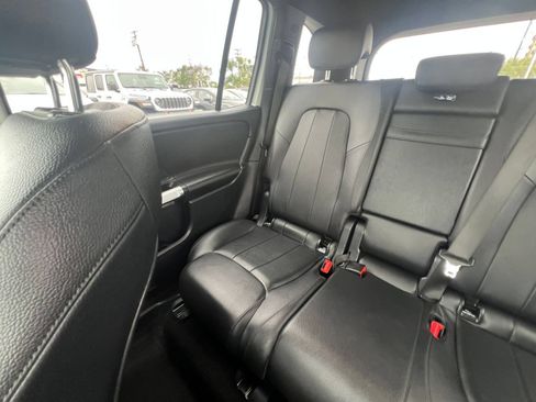 Used 2025 Mercedes-Benz GLB 250 image 39