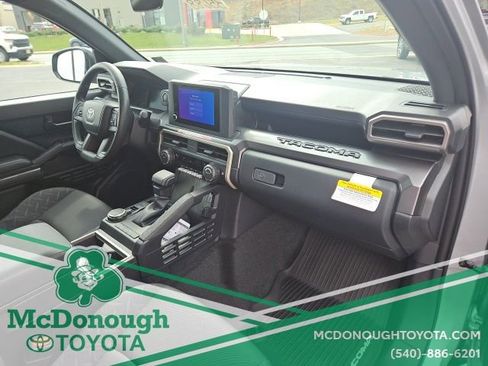 Used 2026 Toyota Tacoma SR5 AWD/4WD image 14