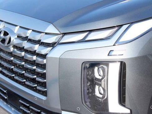 Certified 2025 Hyundai Palisade Calligraphy AWD/4WD image 11