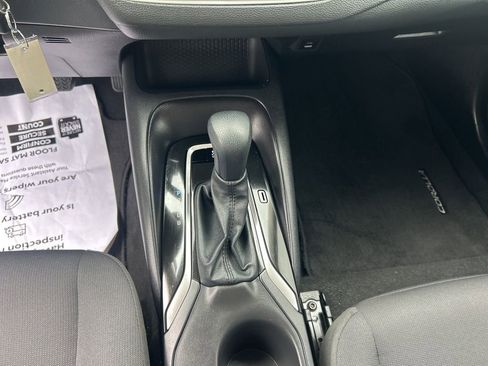Used 2025 Toyota Corolla LE image 16