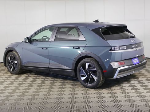 Used 2025 Hyundai Ioniq 5 SE AWD/4WD image 9
