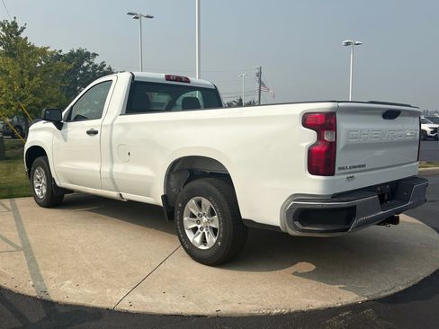 Used 2022 Chevrolet Silverado 1500 W/T RWD image 5
