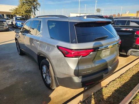 Used 2023 Chevrolet Traverse LT image 4