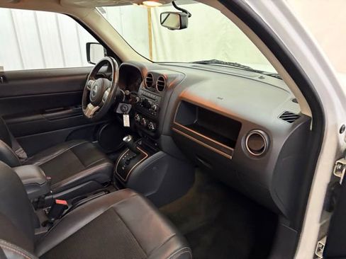 Used 2016 Jeep Patriot 75th Anniversary w/ Power Value Group image 30