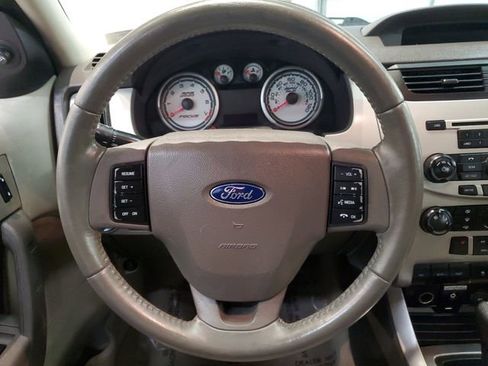 Used 2010 Ford Focus SEL image 16