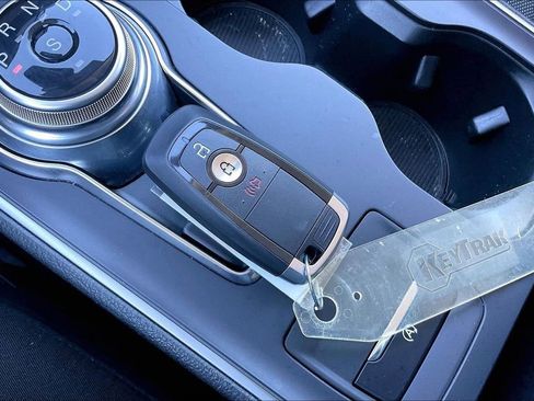 Certified 2022 Ford Edge SE image 35