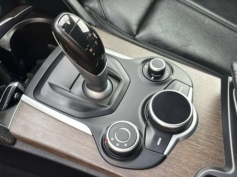 Used 2018 Alfa Romeo Stelvio Ti AWD/4WD image 22