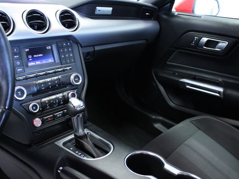 Used 2018 Ford Mustang GT RWD image 17