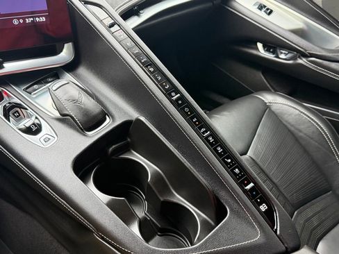 Used 2021 Chevrolet Corvette Stingray Preferred Cpe w/ Z51 Performance Package image 17