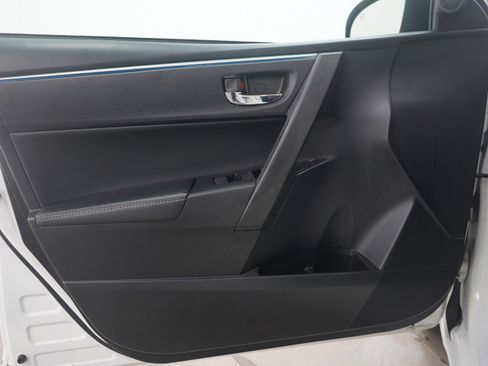 Used 2015 Toyota Corolla S image 18