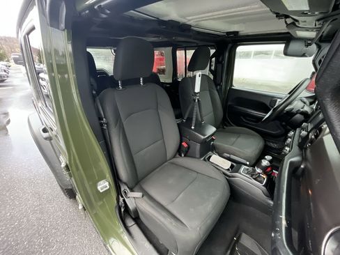Used 2020 Jeep Wrangler Unlimited Sport image 23