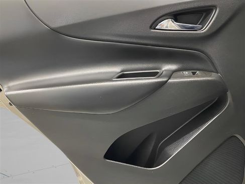 Used 2019 Chevrolet Equinox LT w/ Sun & Navigation Package image 11