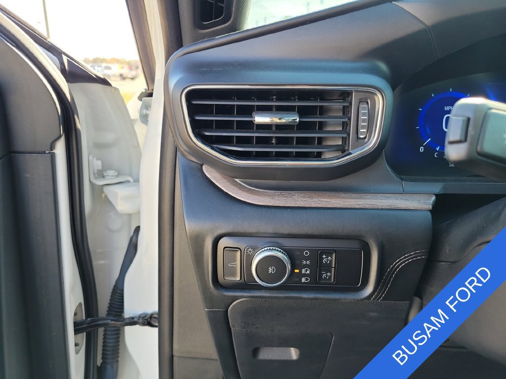 Used 2023 Ford Explorer Platinum w/ Technology Package AWD/4WD image 17