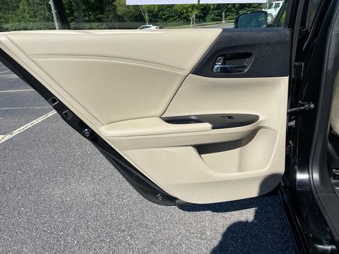 Used 2015 Honda Accord EX-L image 39