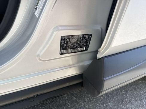 Used 2021 Nissan Rogue SV image 33