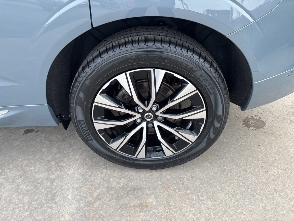 Certified 2023 Volvo XC60 B5 Plus w/ Climate Package AWD/4WD image 16