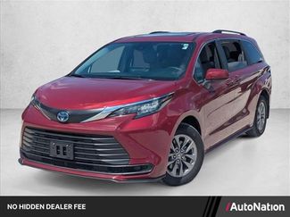 Used 2025 Toyota Sienna LE w/ LE Plus Package AWD/4WD video 1