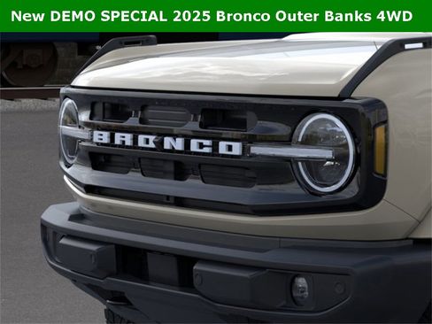 New 2025 Ford Bronco Outer Banks image 53
