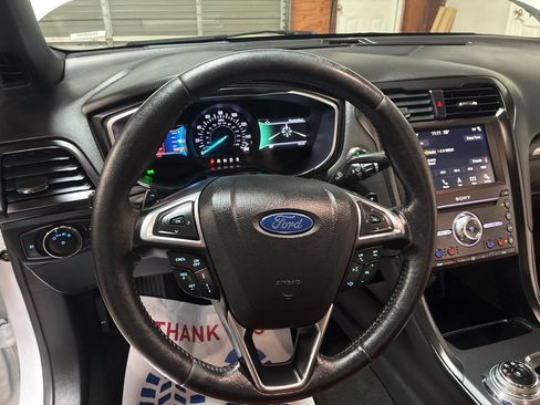 Used 2019 Ford Fusion Titanium image 17