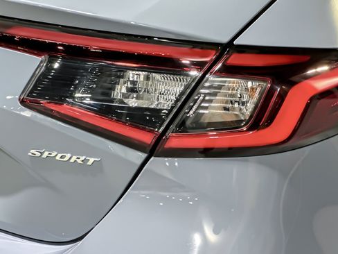 Used 2024 Honda Civic Sport image 29