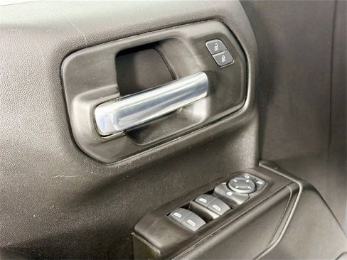 Used 2020 Chevrolet Silverado 1500 Custom w/ Custom Convenience Package image 16
