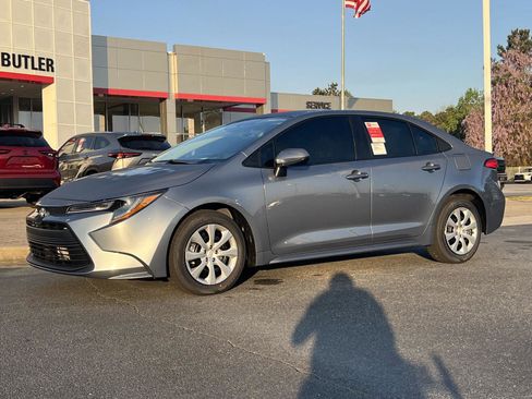 New 2026 Toyota Corolla LE image 2