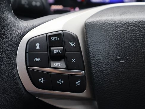 Used 2023 Ford Explorer Limited w/ Limited Technology Package image 21