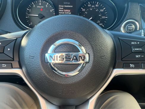 Used 2022 Nissan Rogue Sport SV image 22