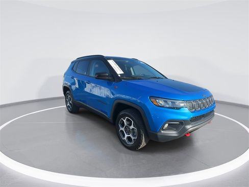 Used 2022 Jeep Compass Trailhawk w/ Trailhawk Convenience Group image 2
