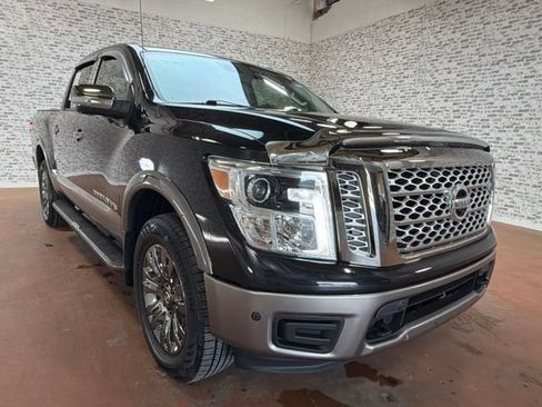 Used 2019 Nissan Titan Platinum Reserve AWD/4WD image 7