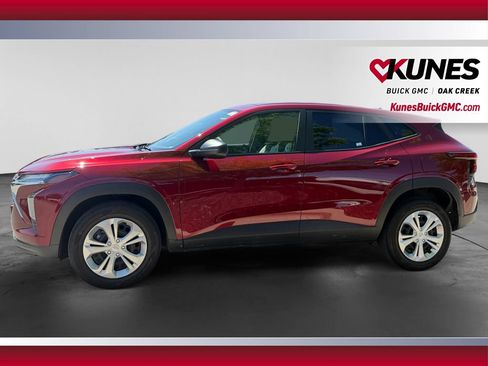 Used 2025 Chevrolet Trax LS FWD image 5