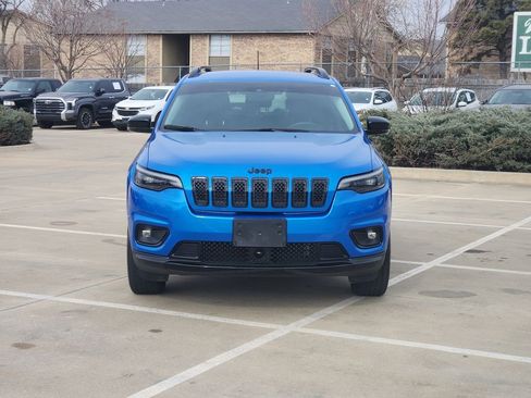 Used 2023 Jeep Cherokee Altitude Lux image 2
