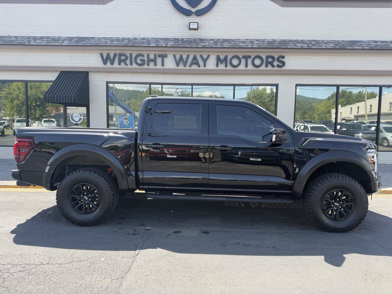 Used 2025 Ford F150 Raptor AWD/4WD image 2