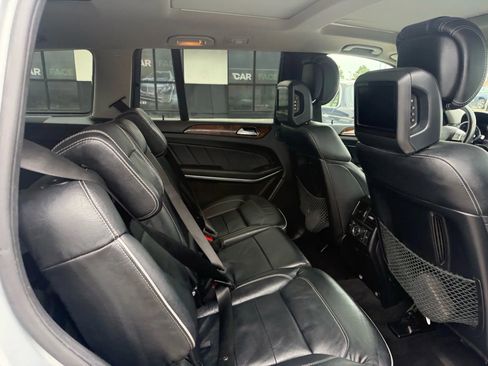 Used 2014 Mercedes-Benz GL 550 4MATIC image 23