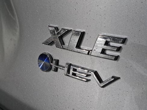 New 2025 Toyota RAV4 XLE image 7